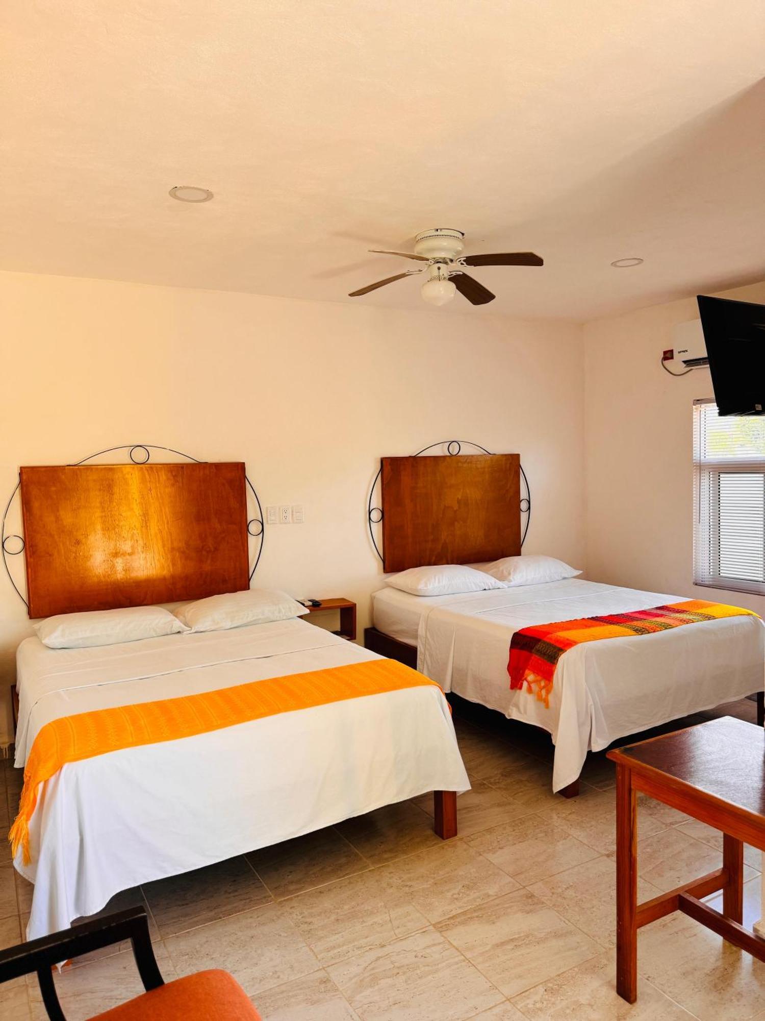 Buenosdias Izamal Bed & Breakfast Bilik gambar